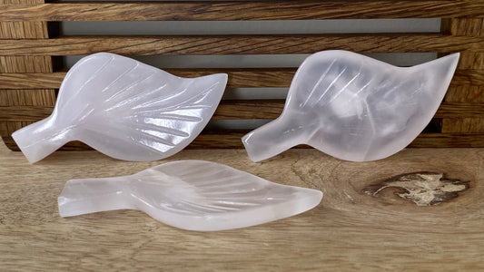 Pink Mangano Calcite Leaf Dish (1 carving)